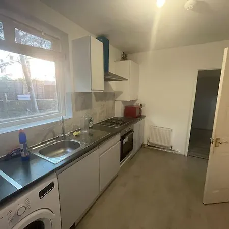 Cheerful 3 Bed Entire House, Newly Refurbished Villa Manchester Exterior photo
